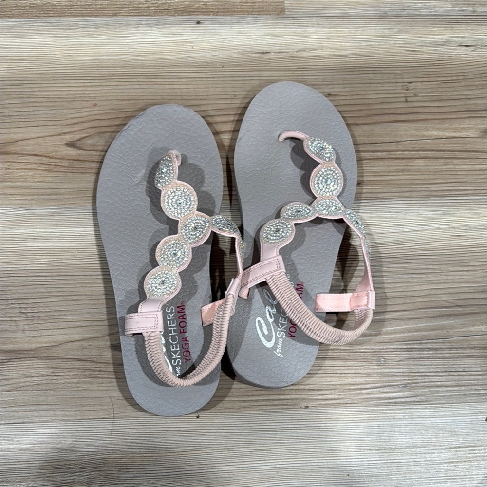 Skechers Light Pink and Gray Beaded Sandals